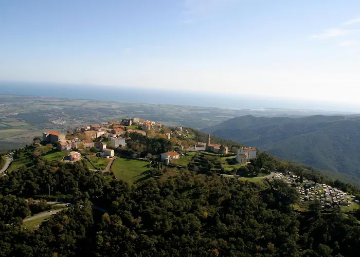 Discret, Apaisant, Calme Entre Mer Et Montagne, Thermalisme